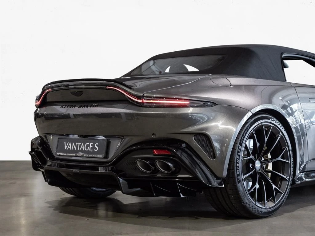 Aston Martin-V8 Vantage-image-7