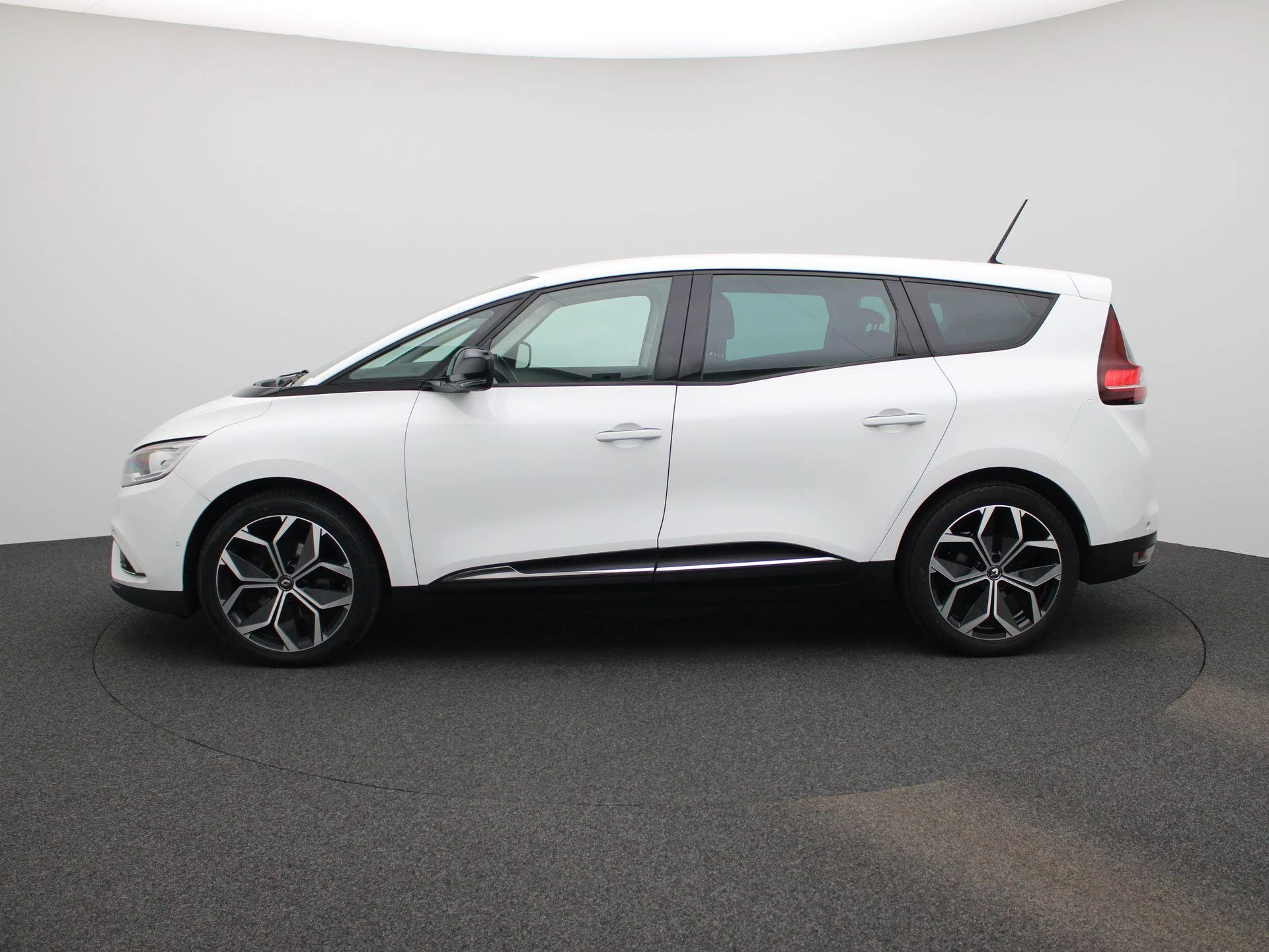 Renault-Grand Scénic-image-5