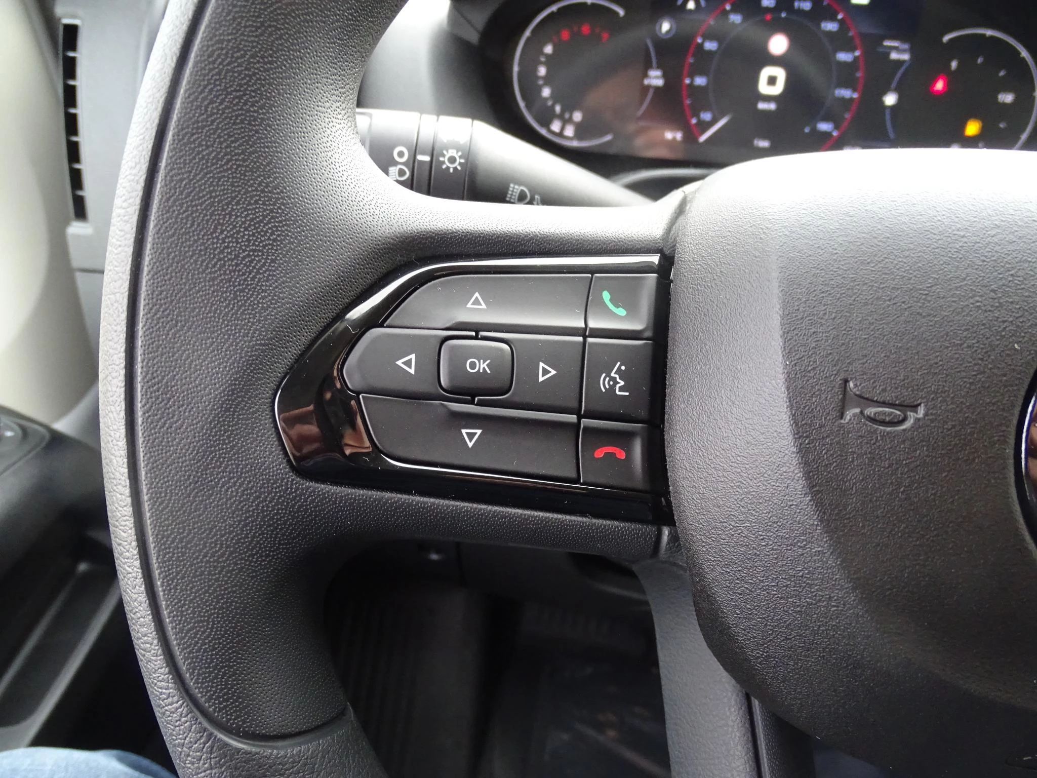 Opel-Movano-image-14