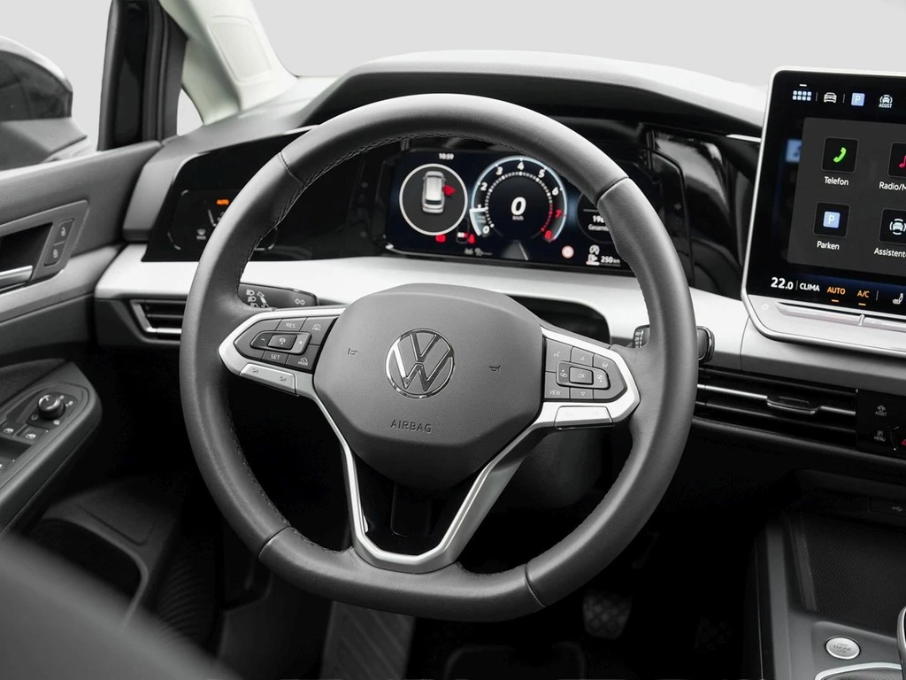 Volkswagen Golf VIII Variant 1,5TSI Life,AHK,LED,ACC Lenkrad/Sitzheizung,Climatronic,ALU 16"