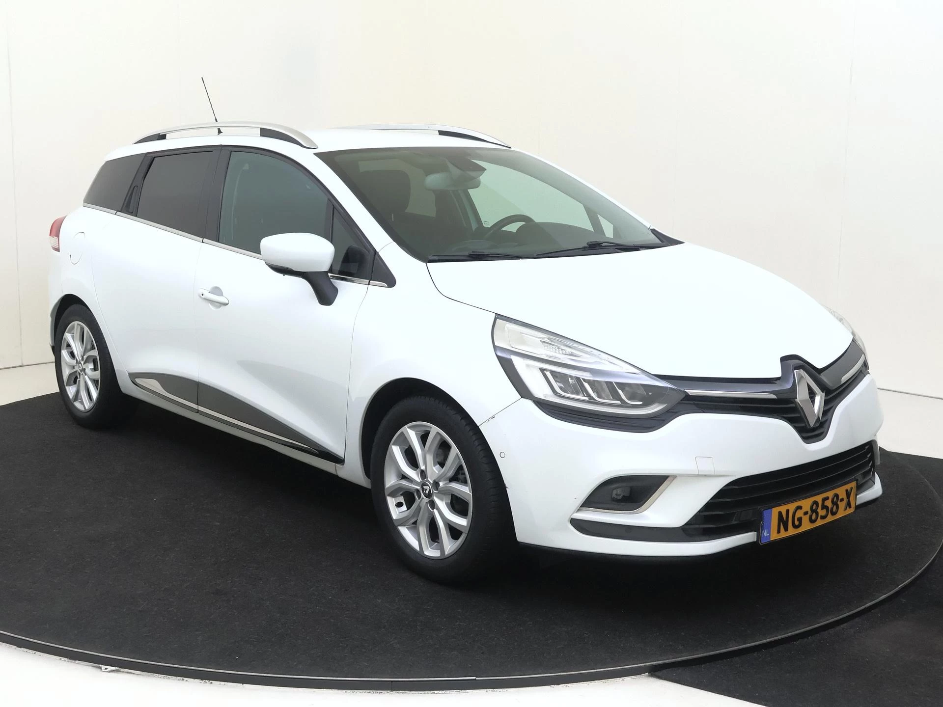 Renault-Clio-image-2