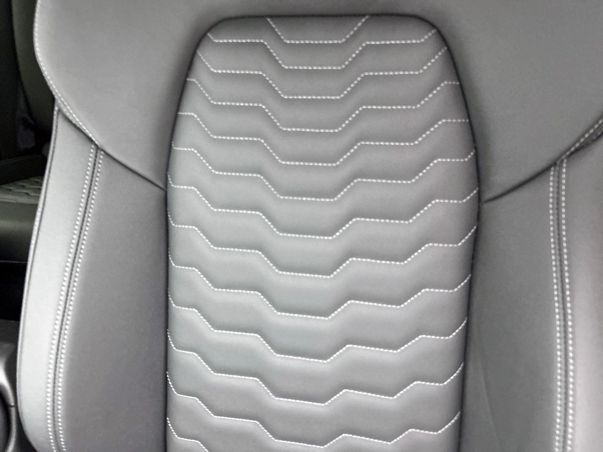 Audi-A6 Avant e-tron-image-14