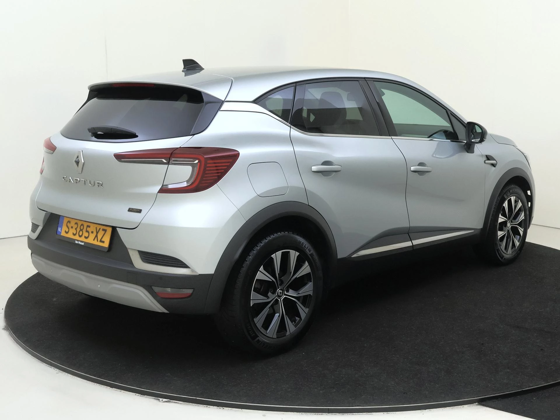 Renault-Captur-image-3