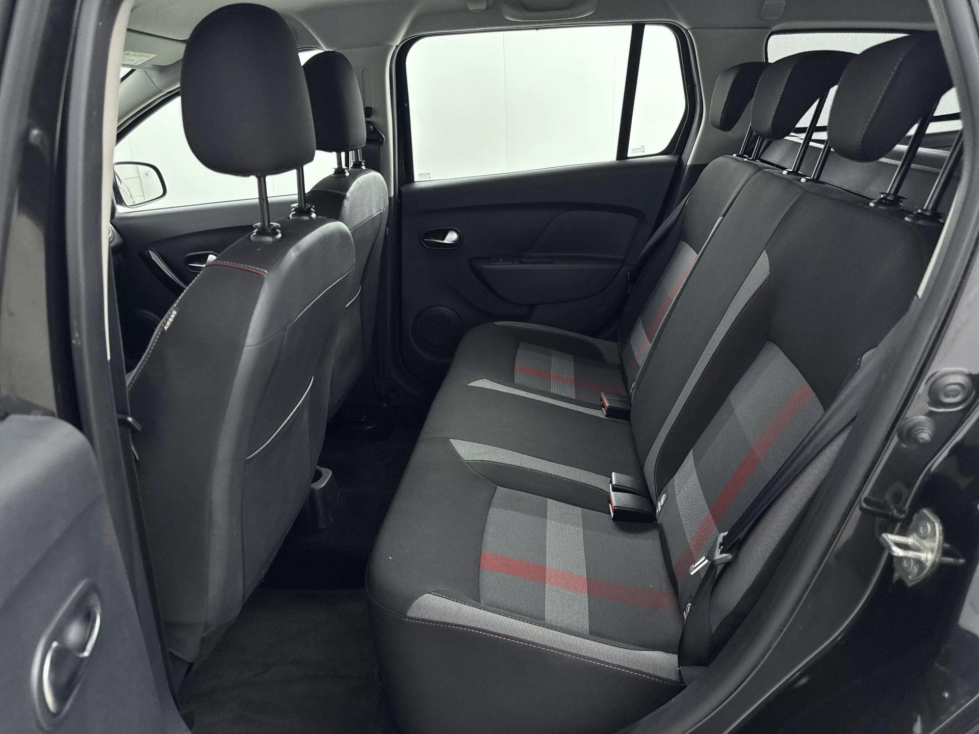 Dacia-Logan-image-24