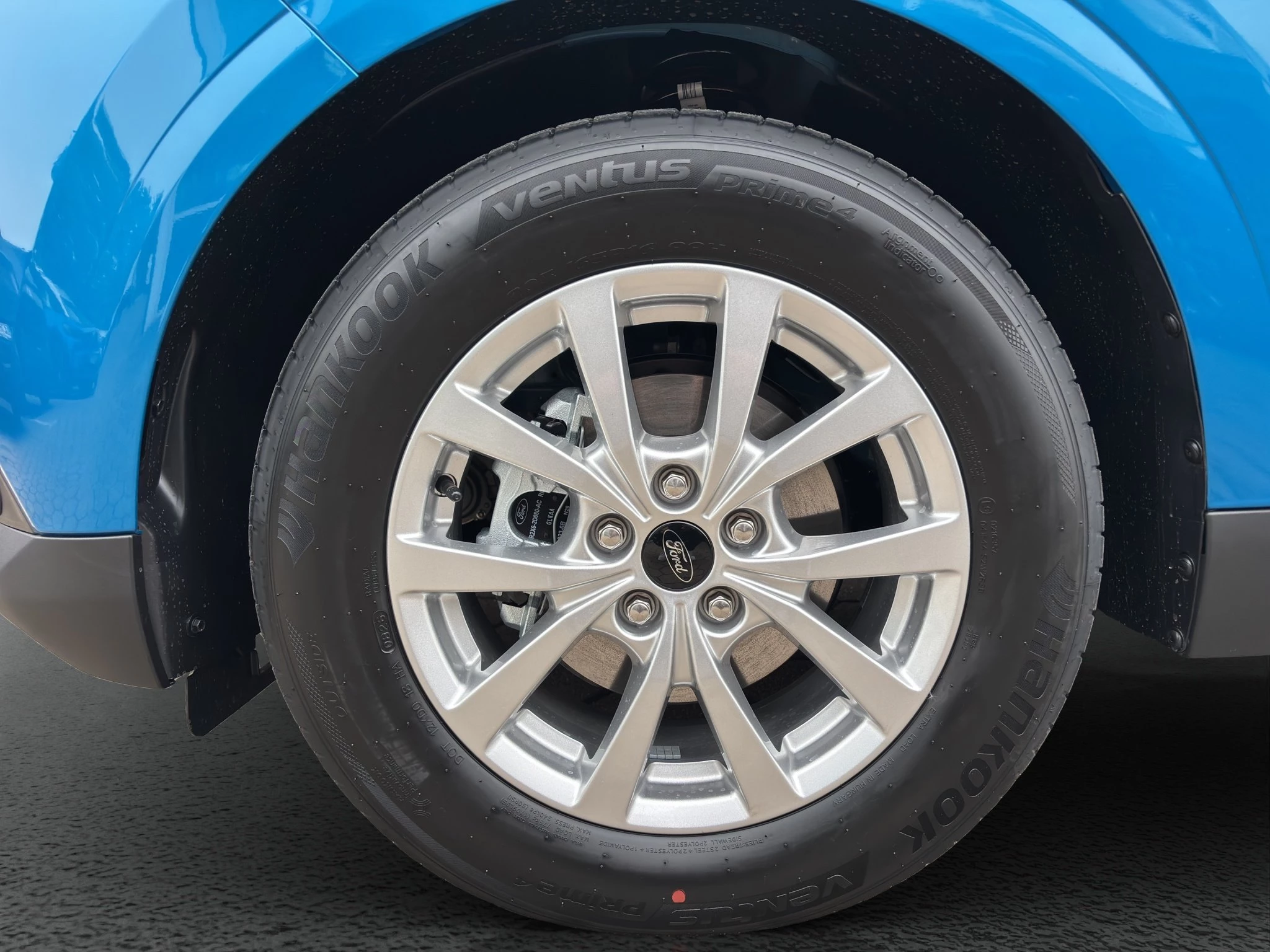Ford Tourneo Courier Titanium 1.0 EcoBoost 92 kW Auto Kompaktvan. 5-türig