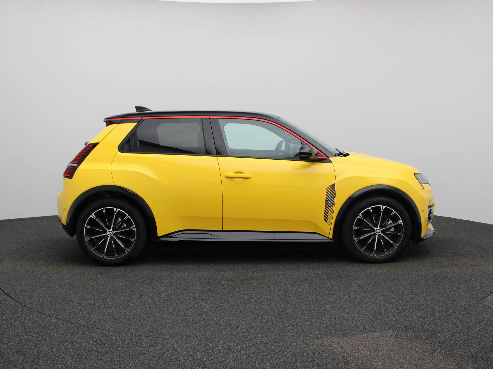 Renault-5-image-5