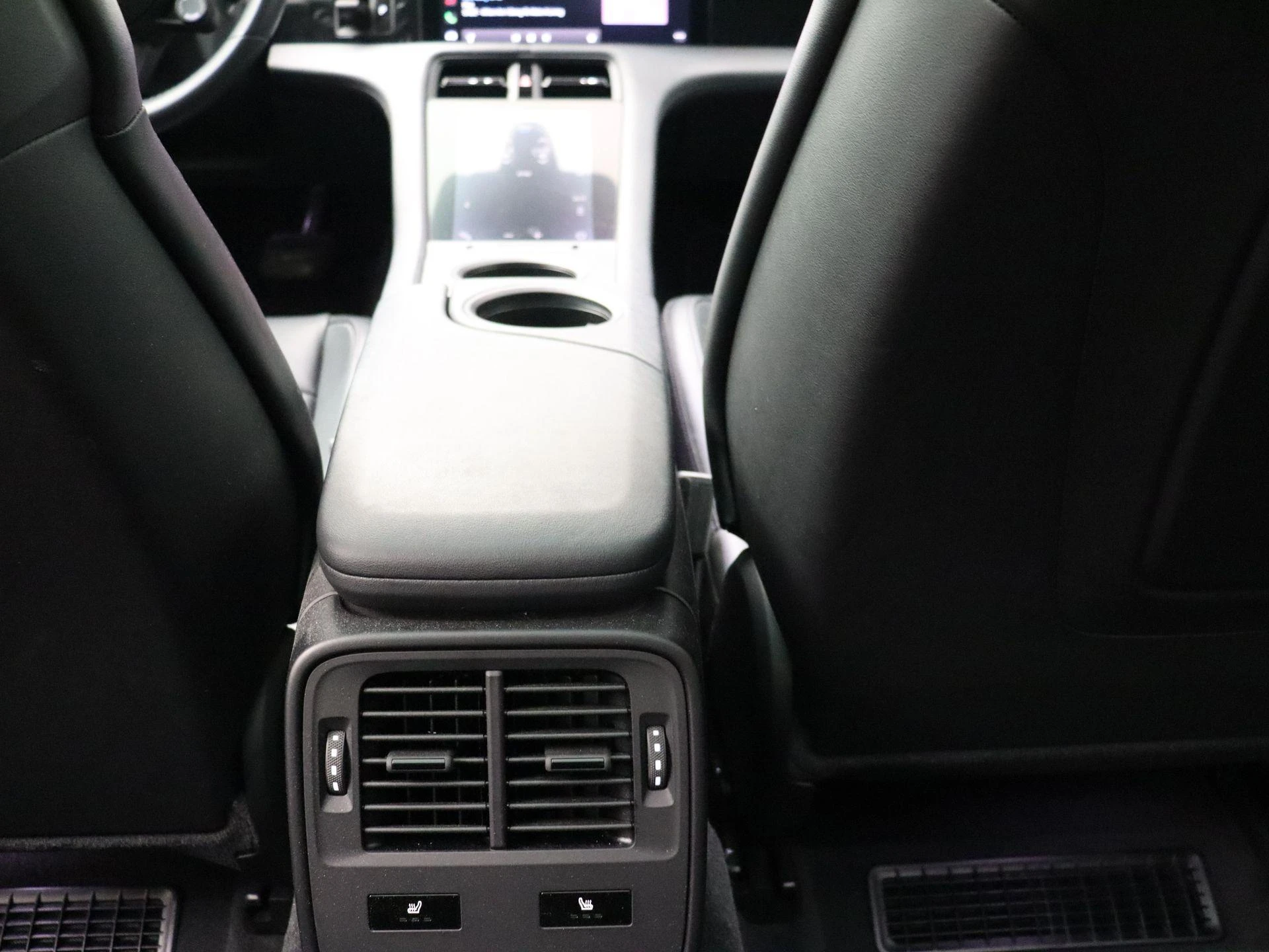 Porsche-Taycan-image-26