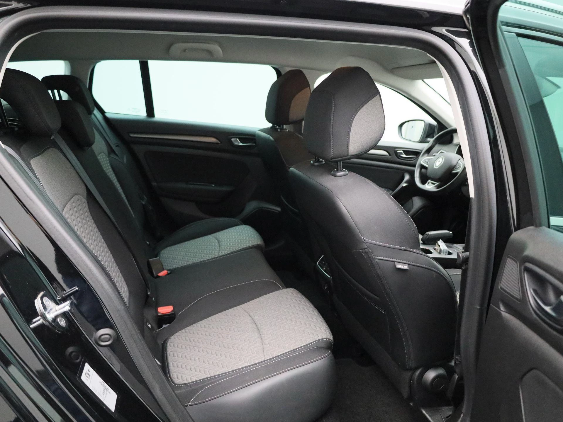 Renault-Mégane Grand Tour-image-37