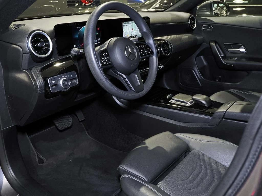 Mercedes-Benz-CLA 250 e-image-8