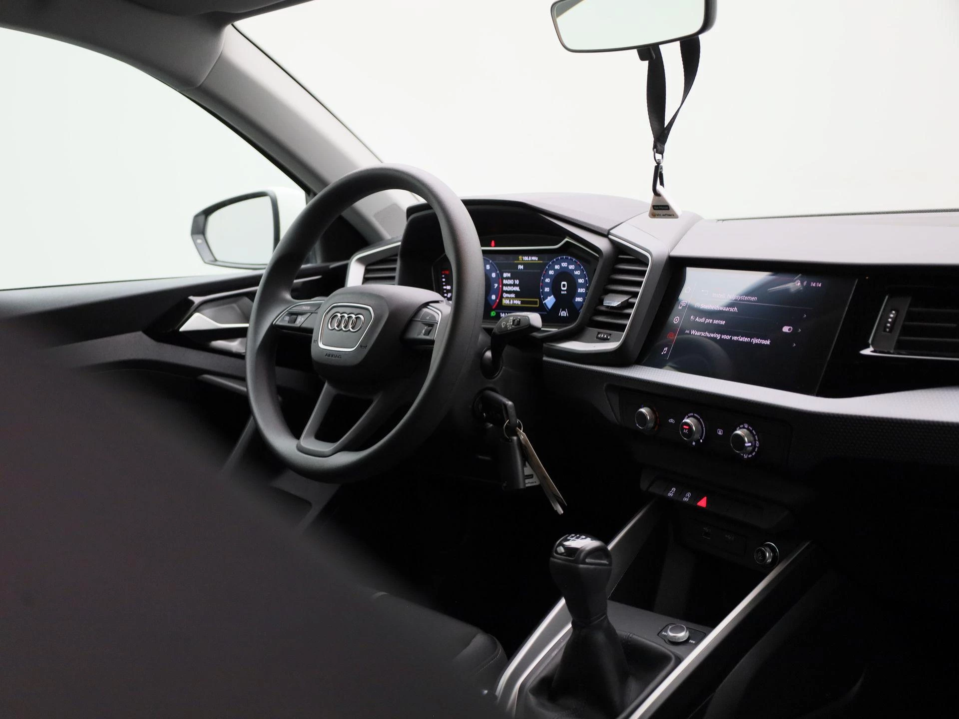 Audi-A1 Sportback-image-34