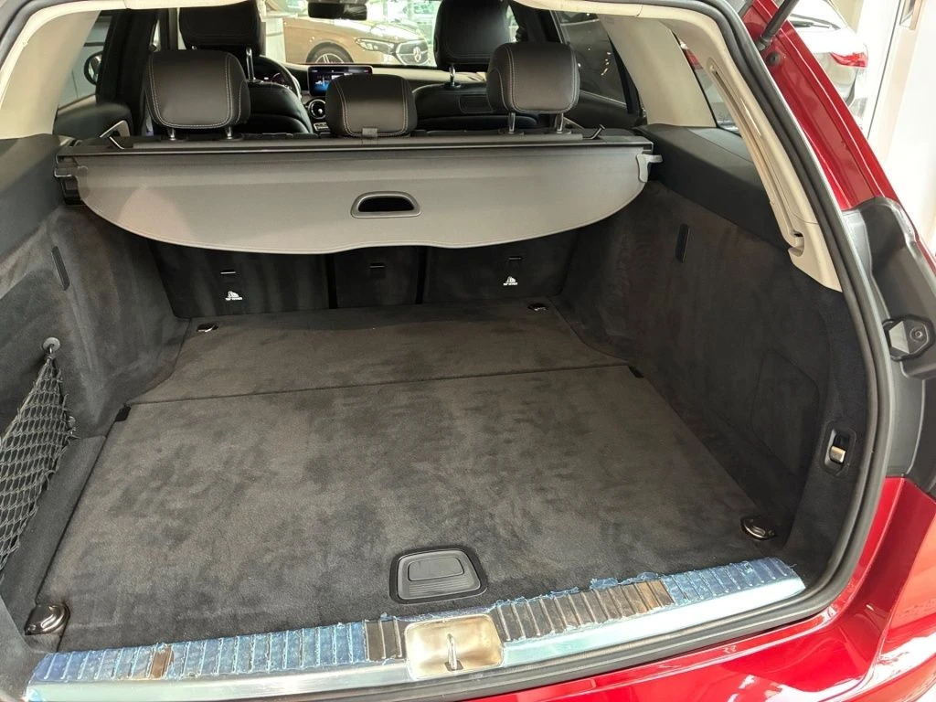 Mercedes-Benz-C-Klasse 300-image-12