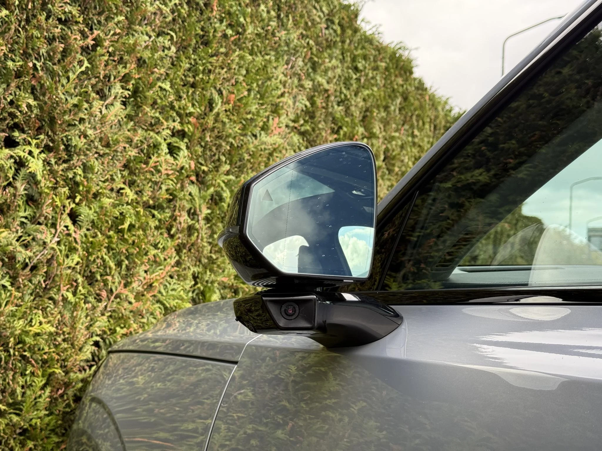 Volvo-EX90-image-18