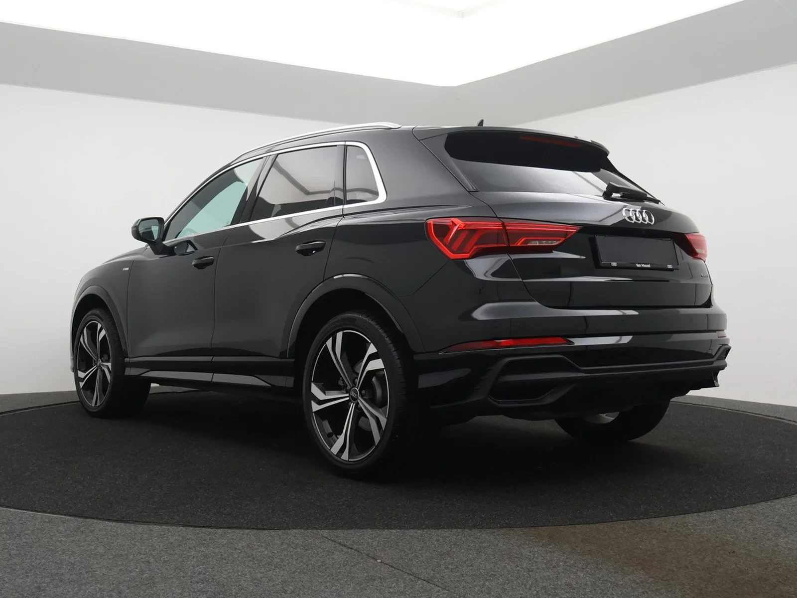Audi-Q3-image-6