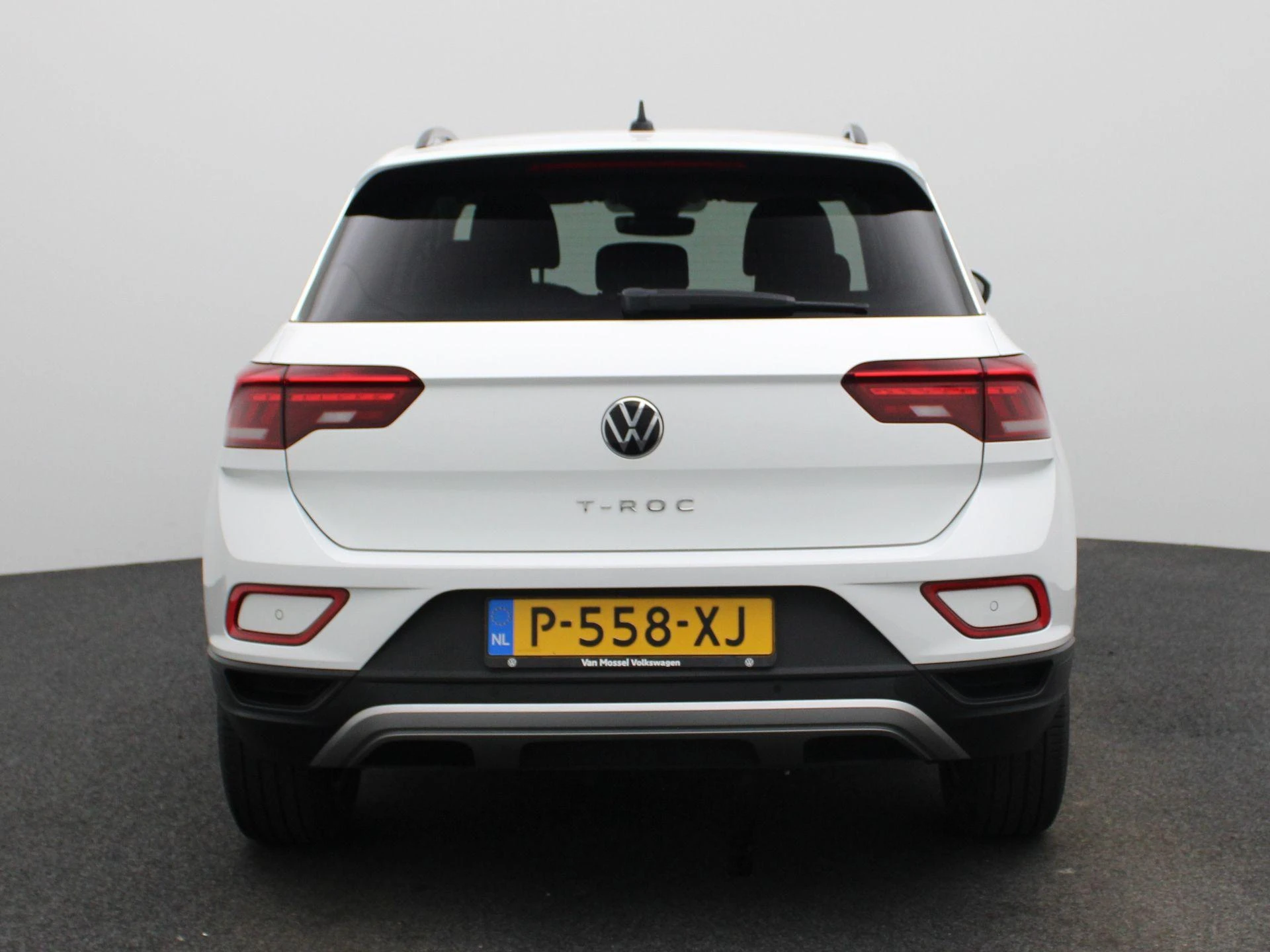 Volkswagen-T-Roc-image-4
