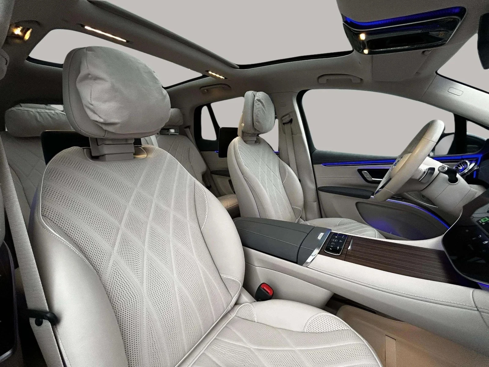 Mercedes-Benz-EQS-image-12