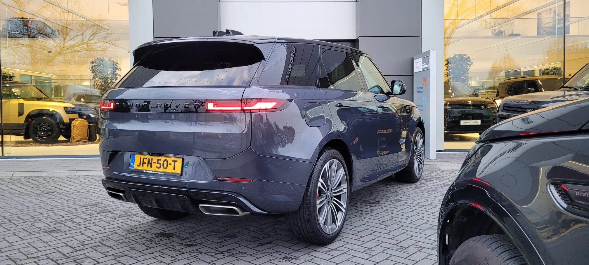 Land Rover-Range Rover Sport-image-11