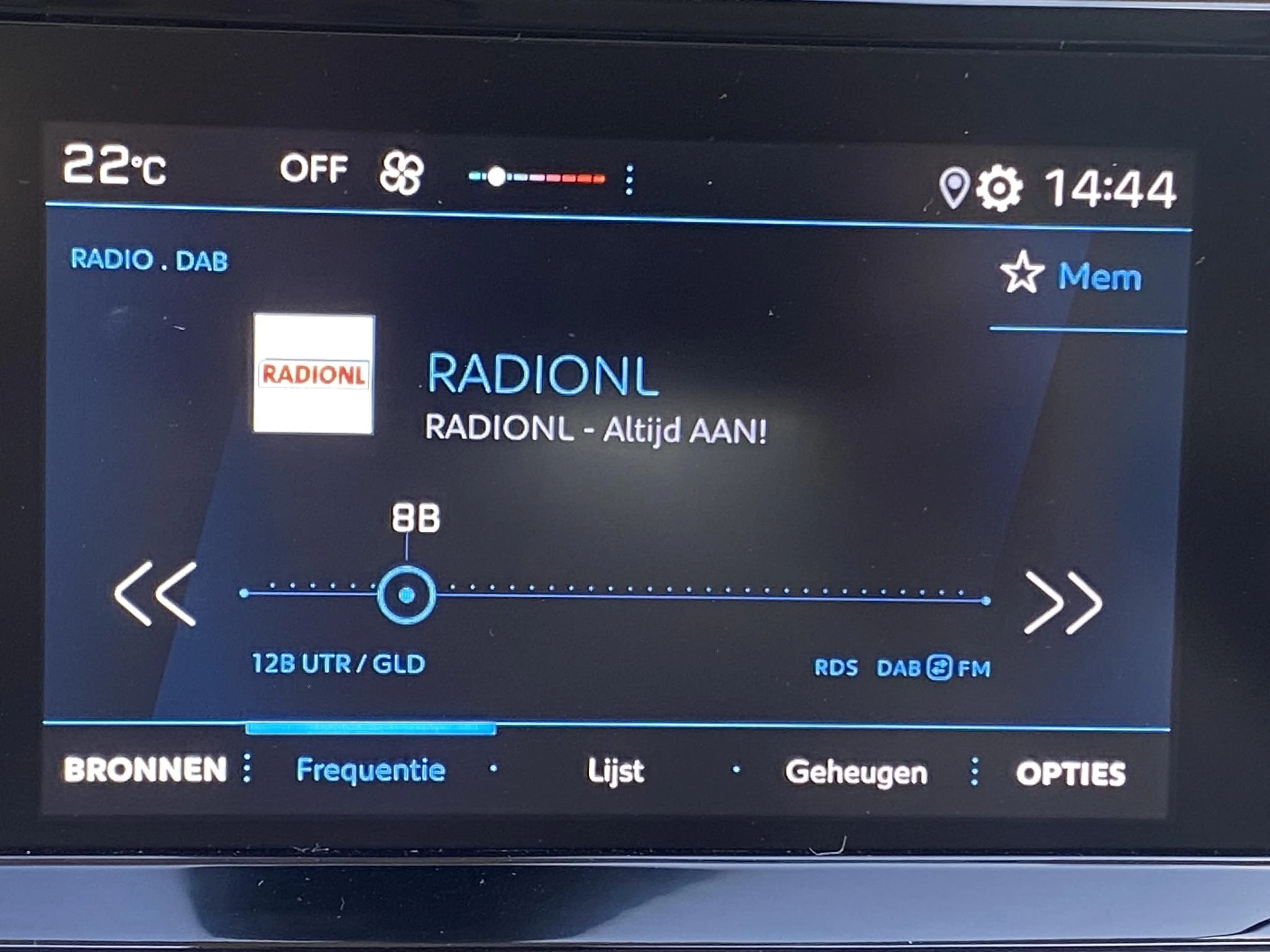 Peugeot-208-image-12