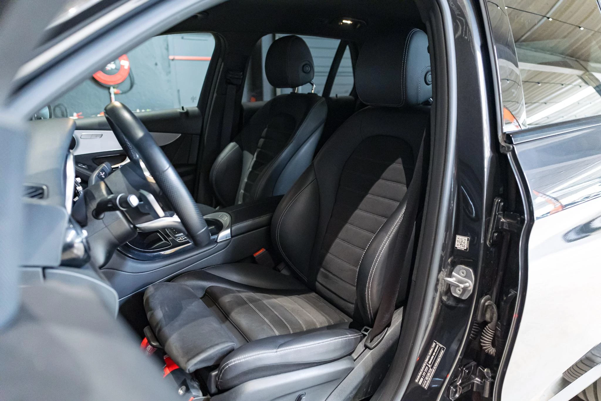 Mercedes-Benz GLC 300d 4MATIC AMG LINE+NIGHTPACK+ILS +NAVI