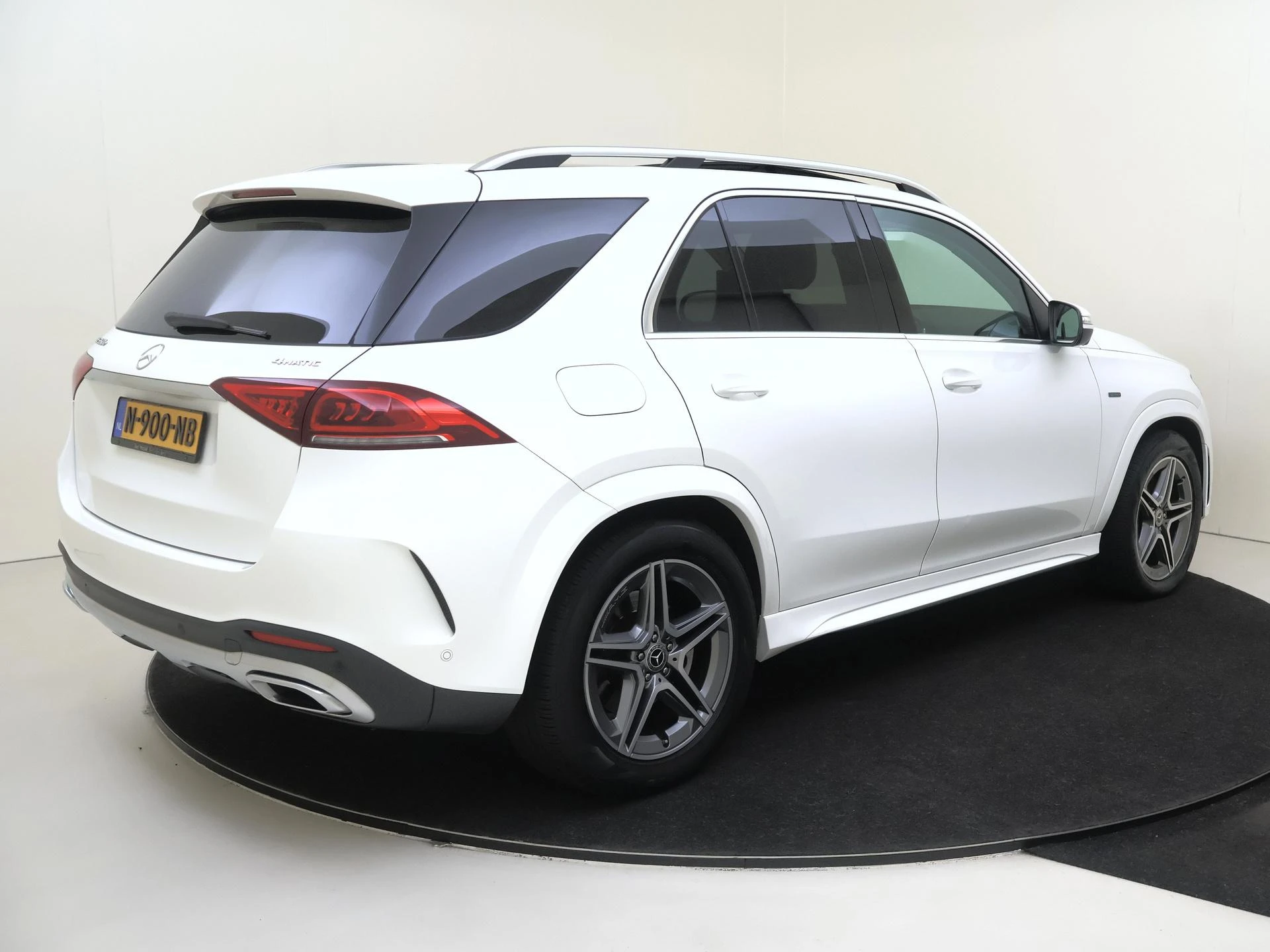 Mercedes-Benz-GLE-image-3