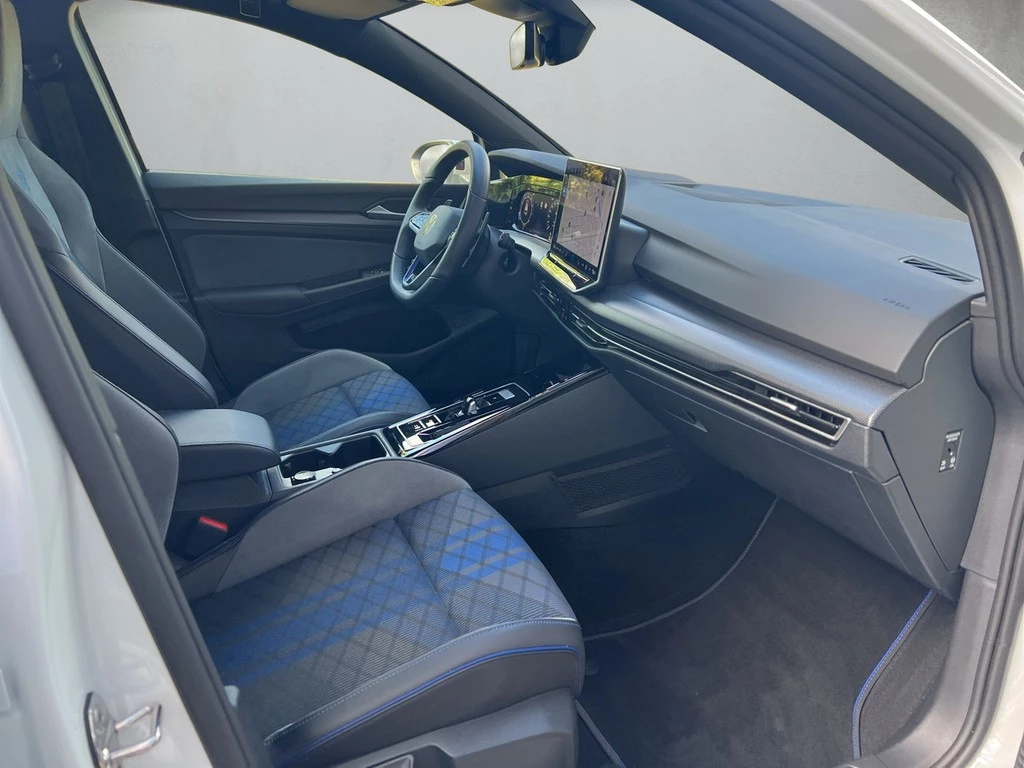Volkswagen Golf VIII Lim. 2.0 TSI 4Motion DSG R *360°*