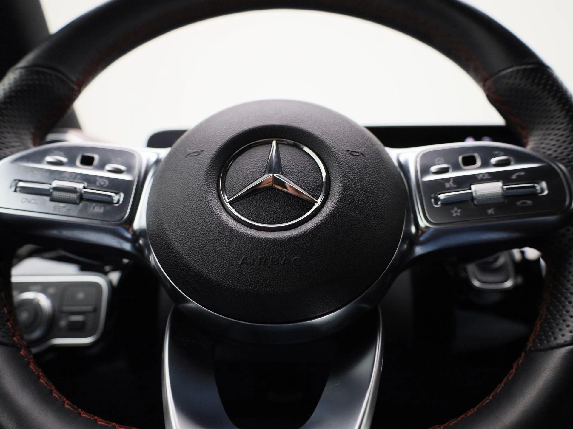 Mercedes-Benz-CLA-image-29