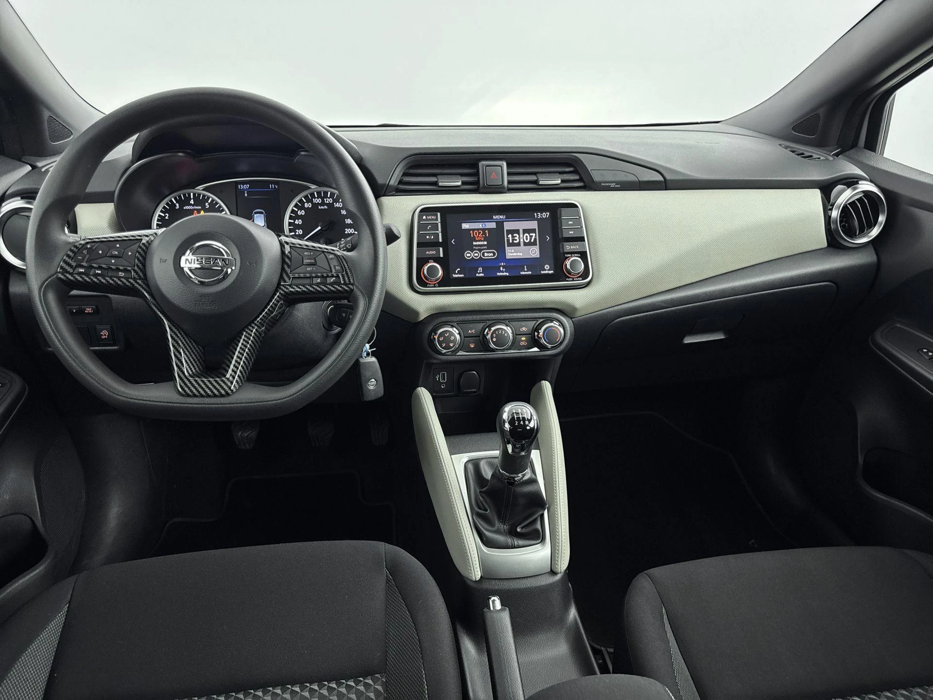 Nissan-Micra-image-16