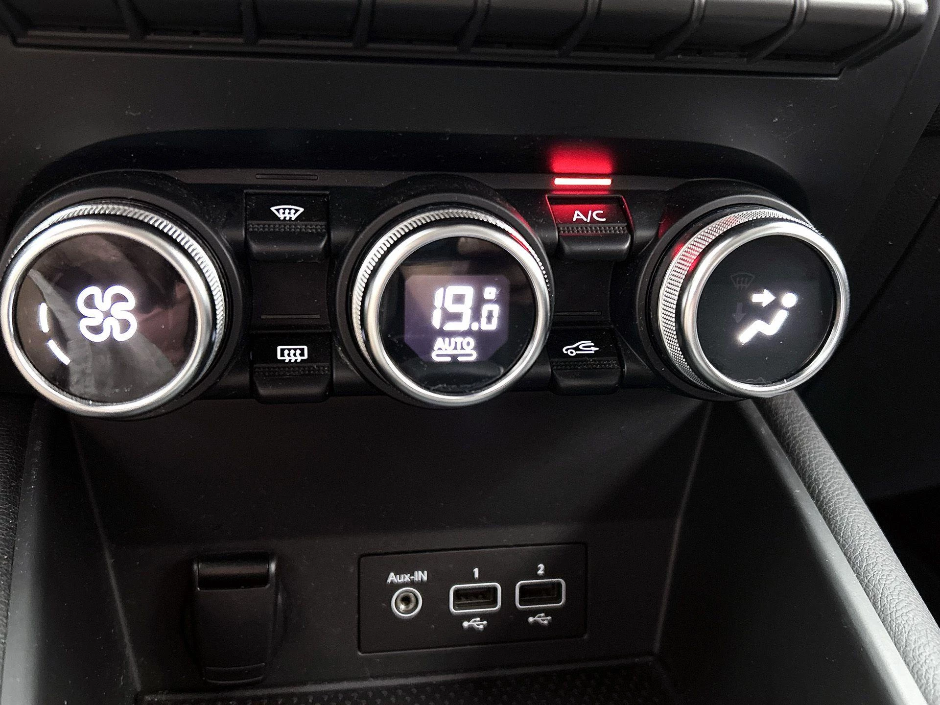 Renault-Captur-image-16
