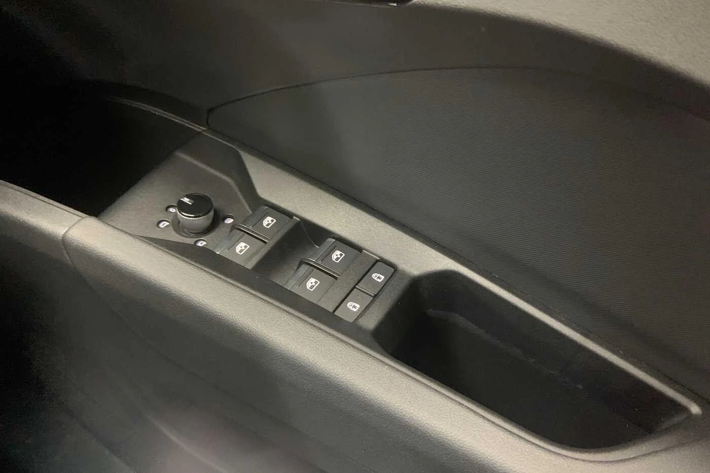 Audi-Q4 e-tron-image-23