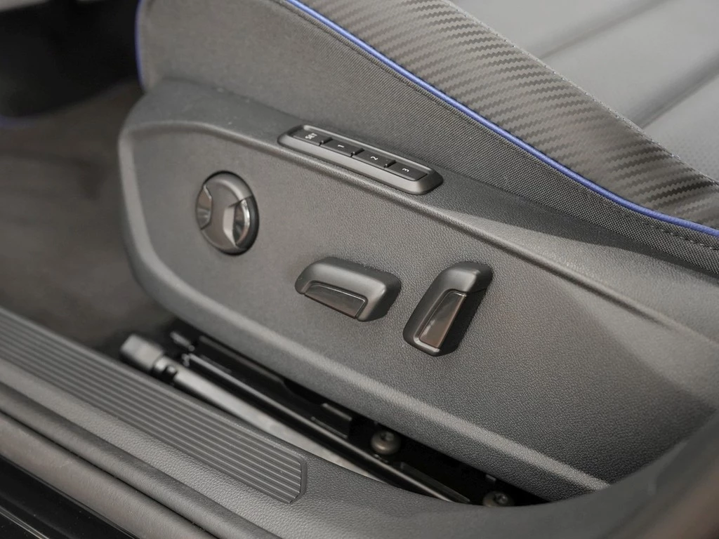 Volkswagen Golf VIII Variant R 2.0 TSI 245 kW 4Motion R