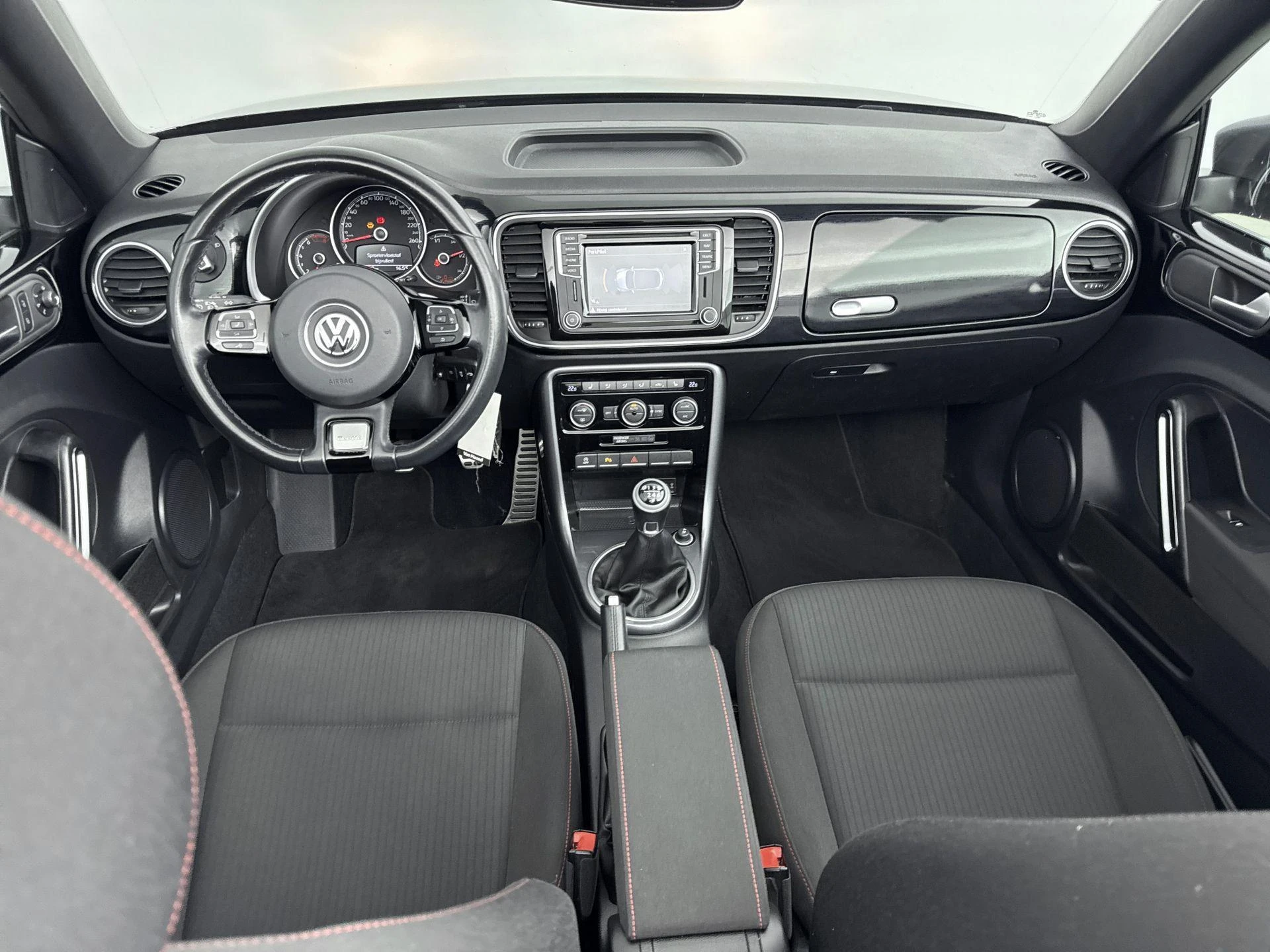 Volkswagen-Beetle-image-17