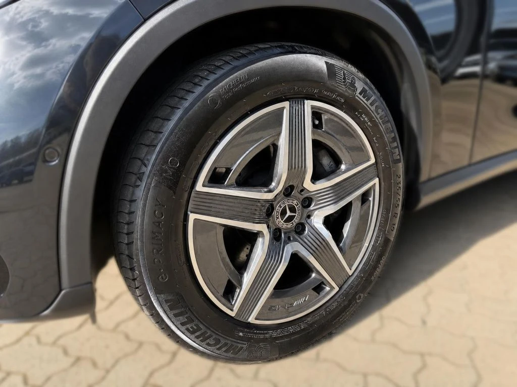 Mercedes-Benz-GLC 300 d-image-5