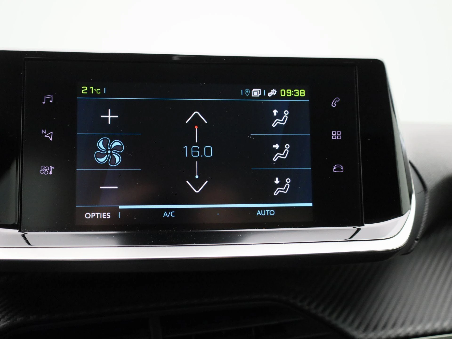 Peugeot-e-208-image-29