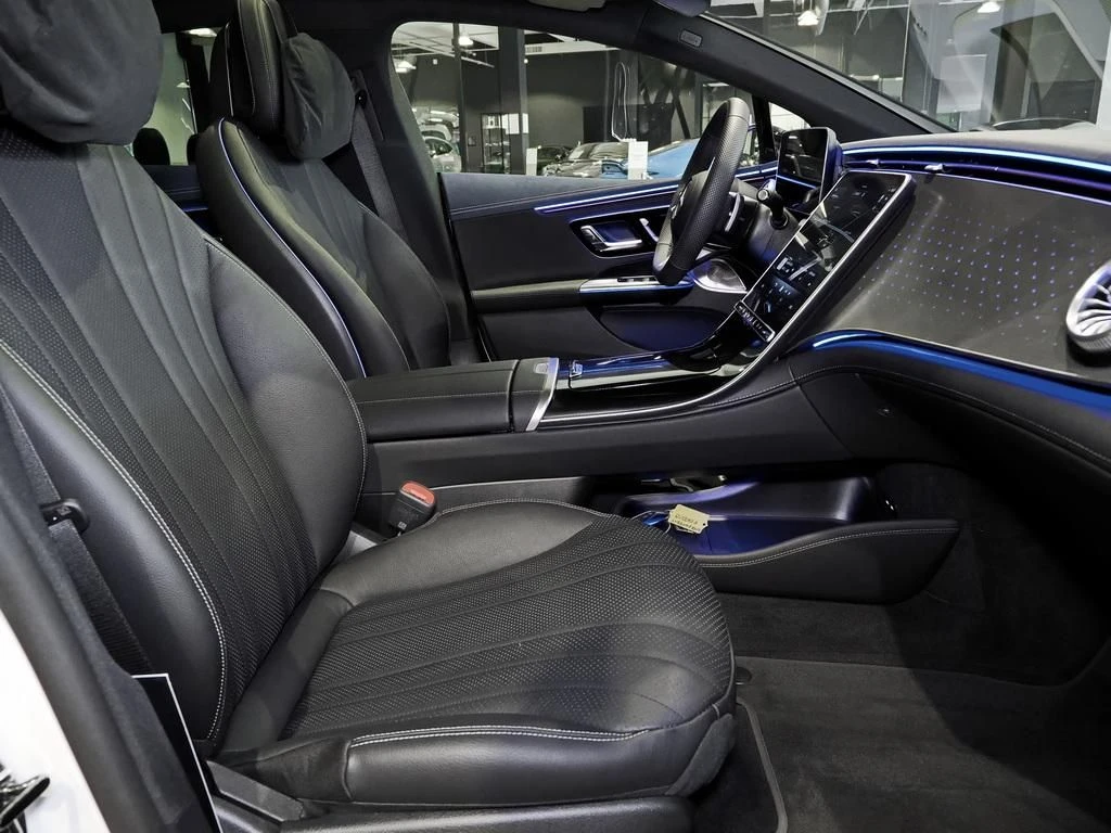 Mercedes-Benz-EQE 300-image-13