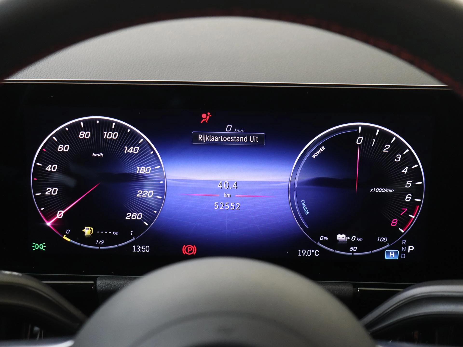 Mercedes-Benz-GLA-image-11