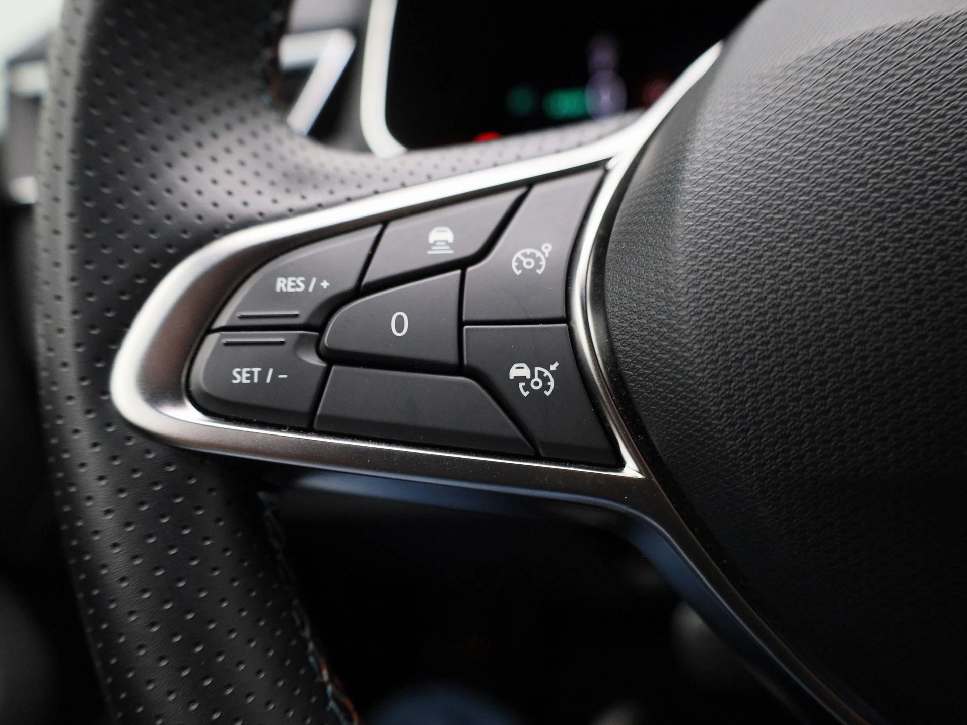 Renault-Clio-image-18