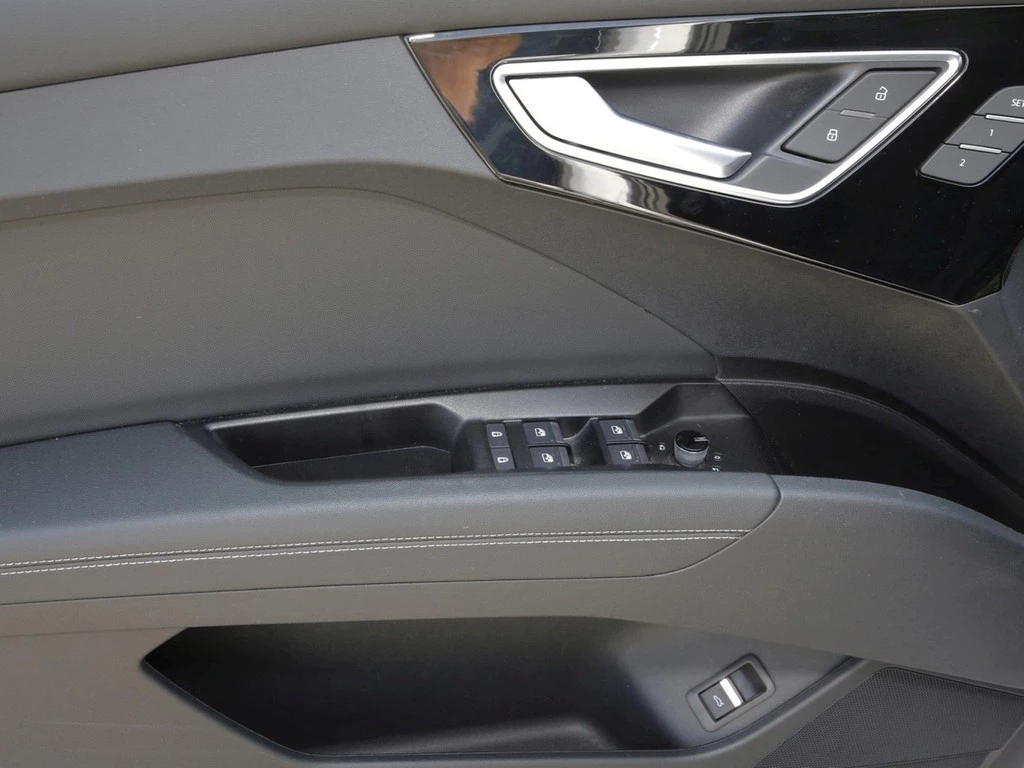 Audi Q4 Sportback e-tron 50 quattro S line PANO*NAVI*HuD*R-CAM*MATRIX-LED*SHZ