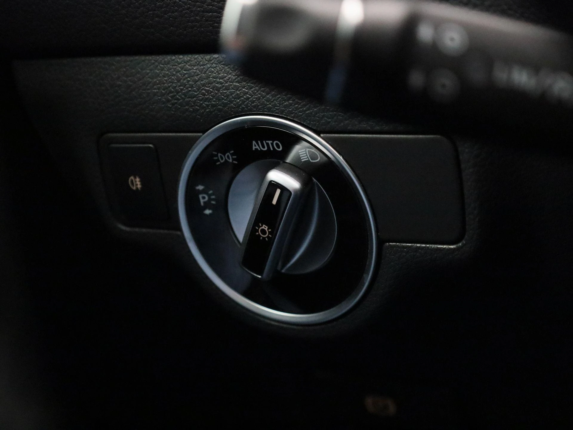 Mercedes-Benz GLA 180 Business Solution Limited