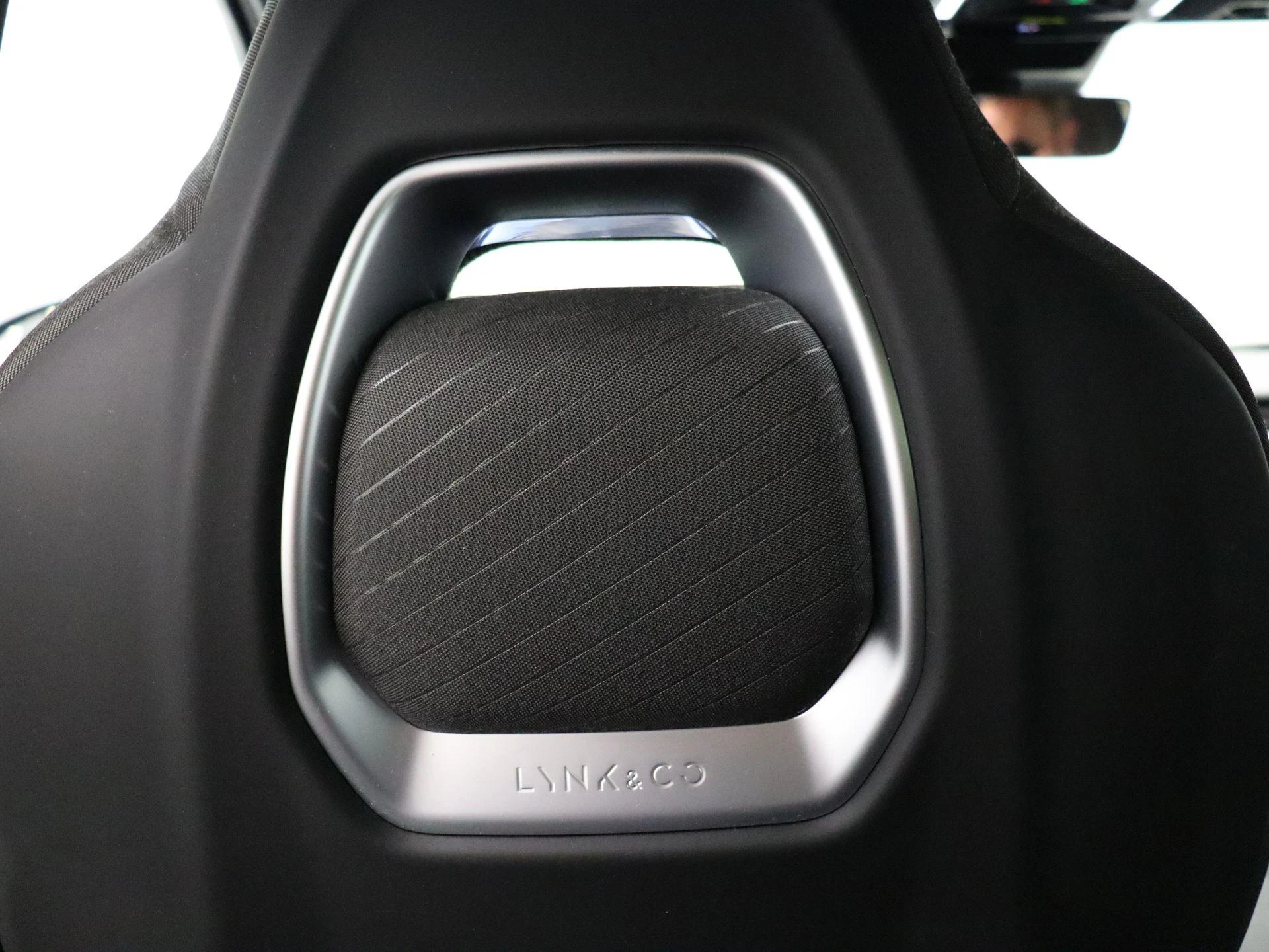 Lynk & Co-01-image-21