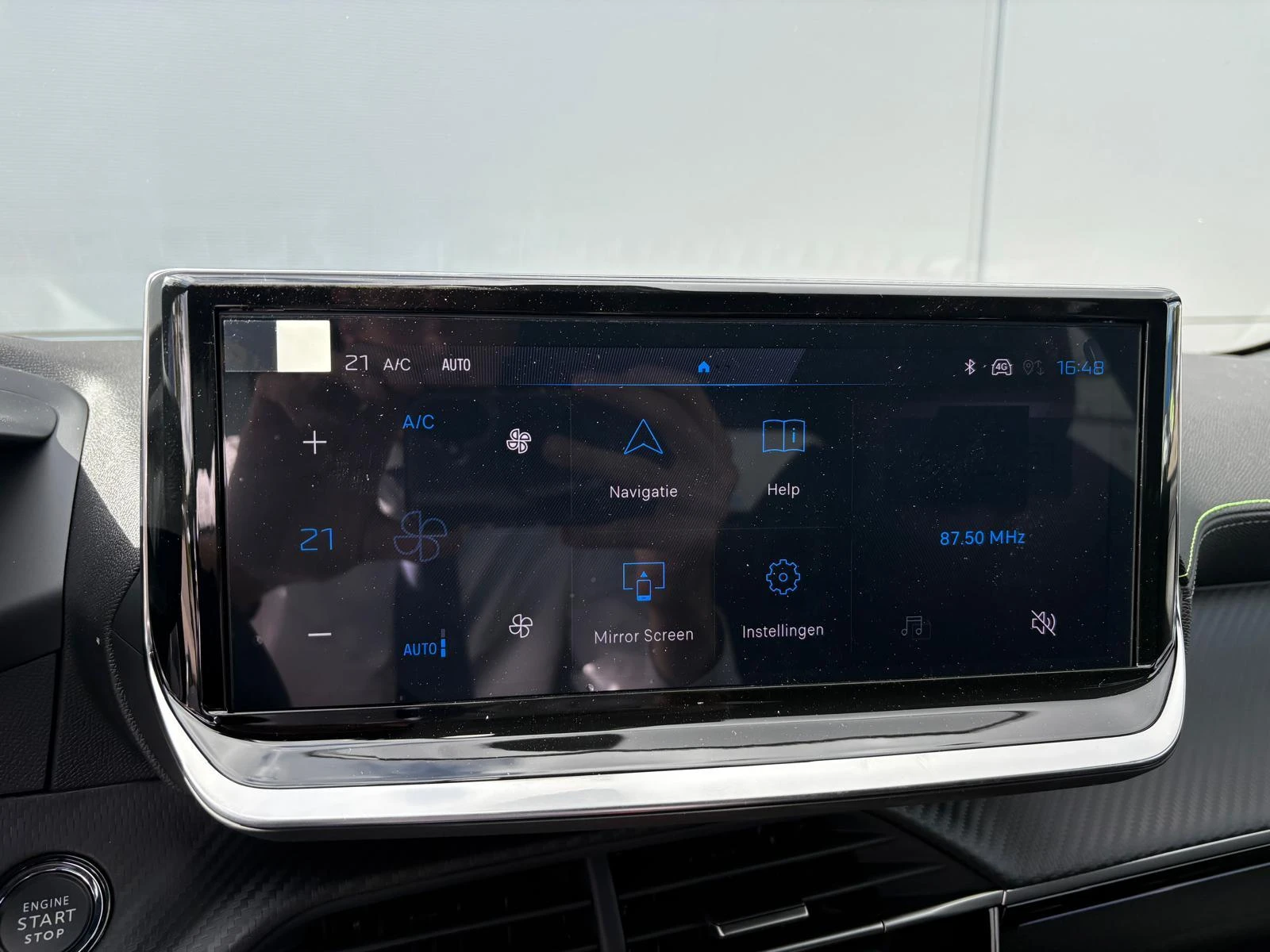 Peugeot-208-image-13