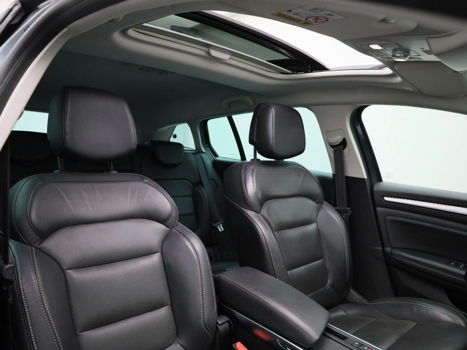 Renault-Megane E-Tech-image-49