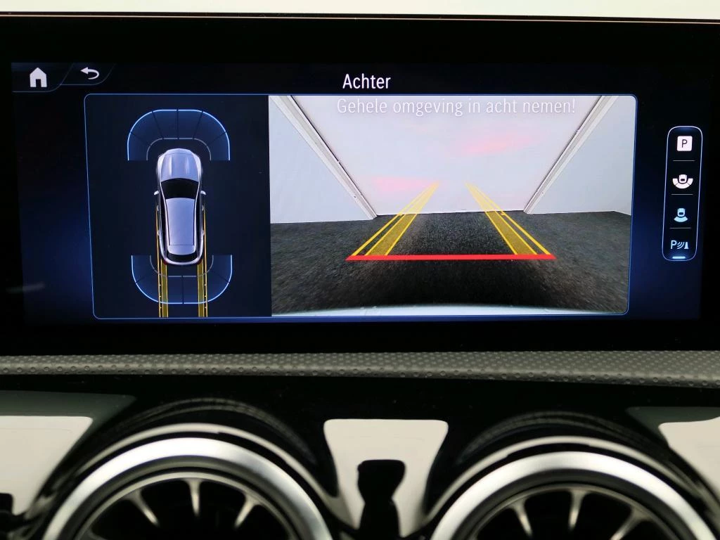 Mercedes-Benz-CLA-image-8