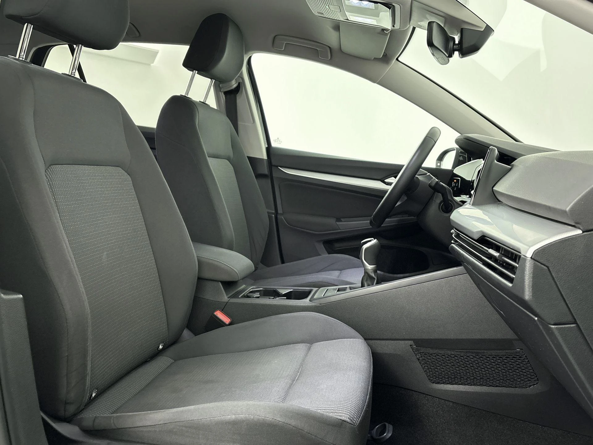 Volkswagen-Golf-image-24