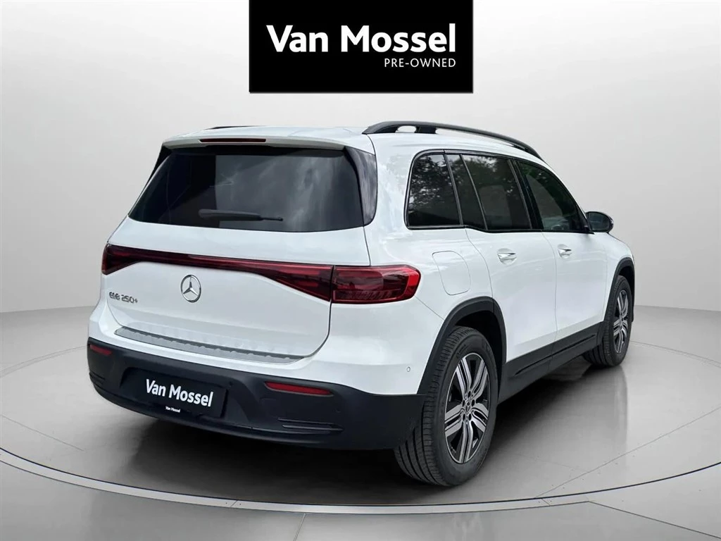 Mercedes-Benz-EQB-image-4