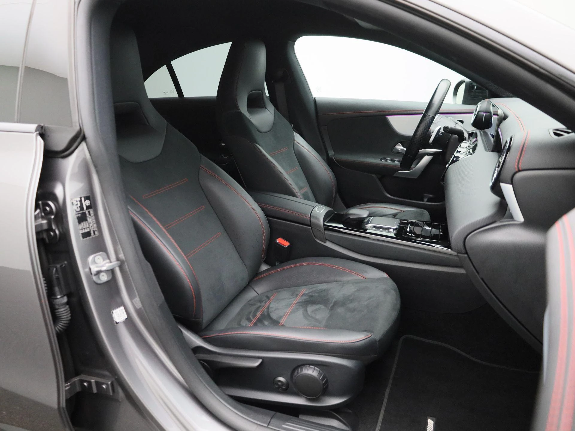 Mercedes-Benz-CLA-image-34