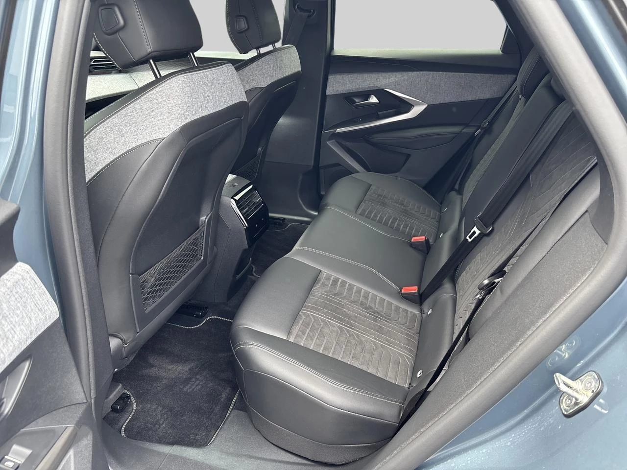 Peugeot 3008 1.6 HYBRID 195 e-DSC7 GT