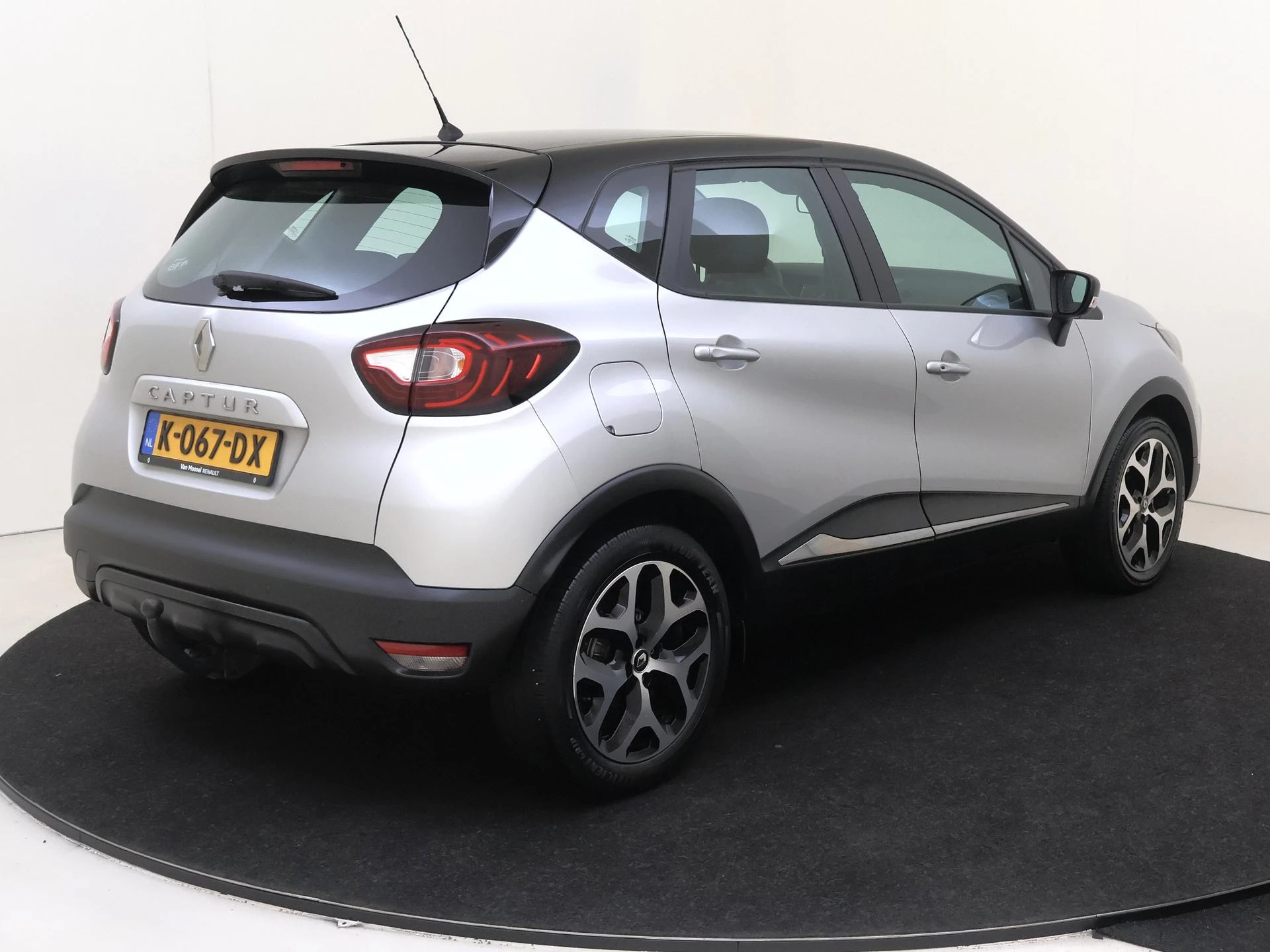 Renault-Captur-image-3