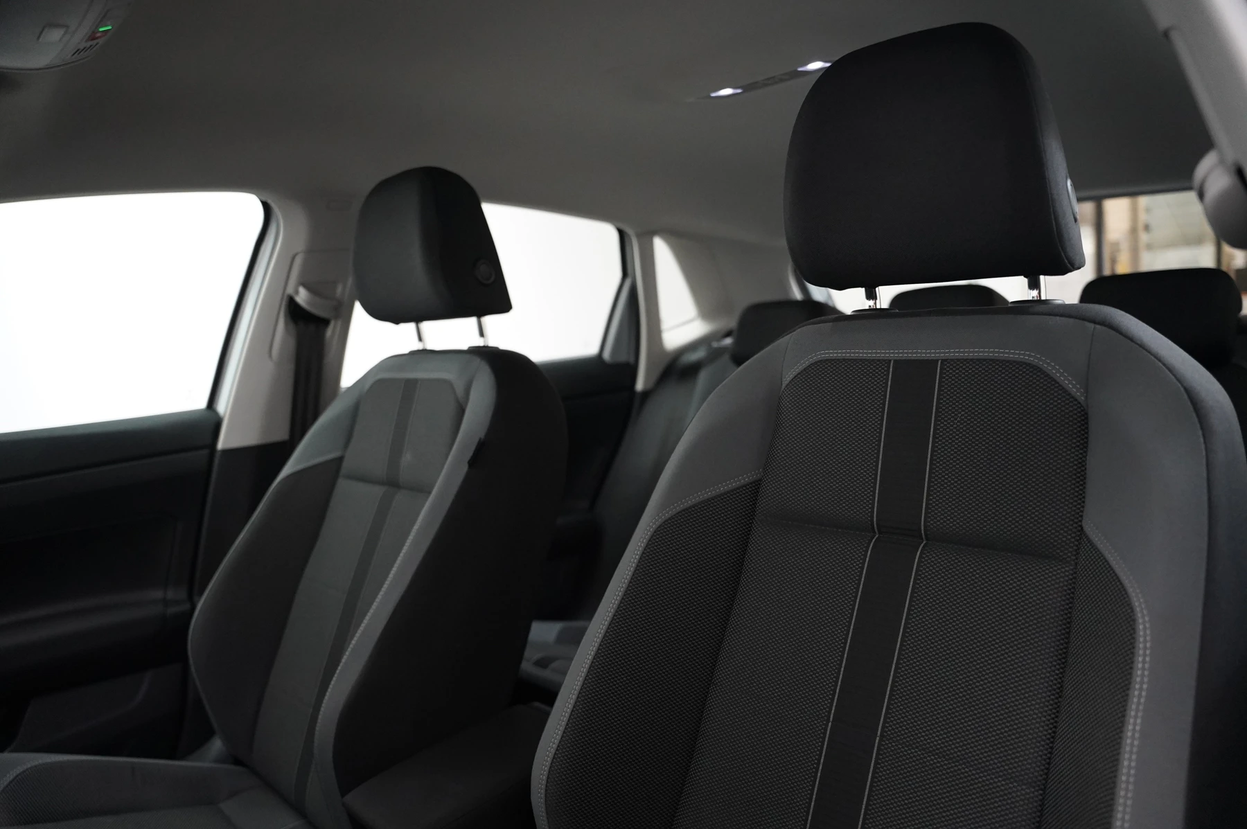 Volkswagen-Polo-image-30