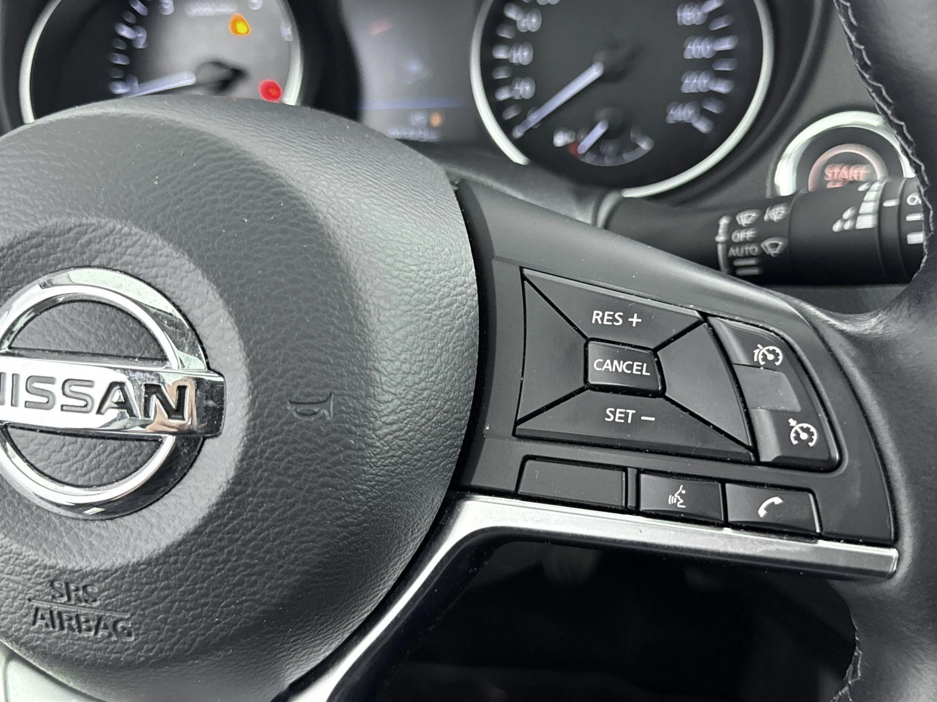 Nissan-QASHQAI-image-5