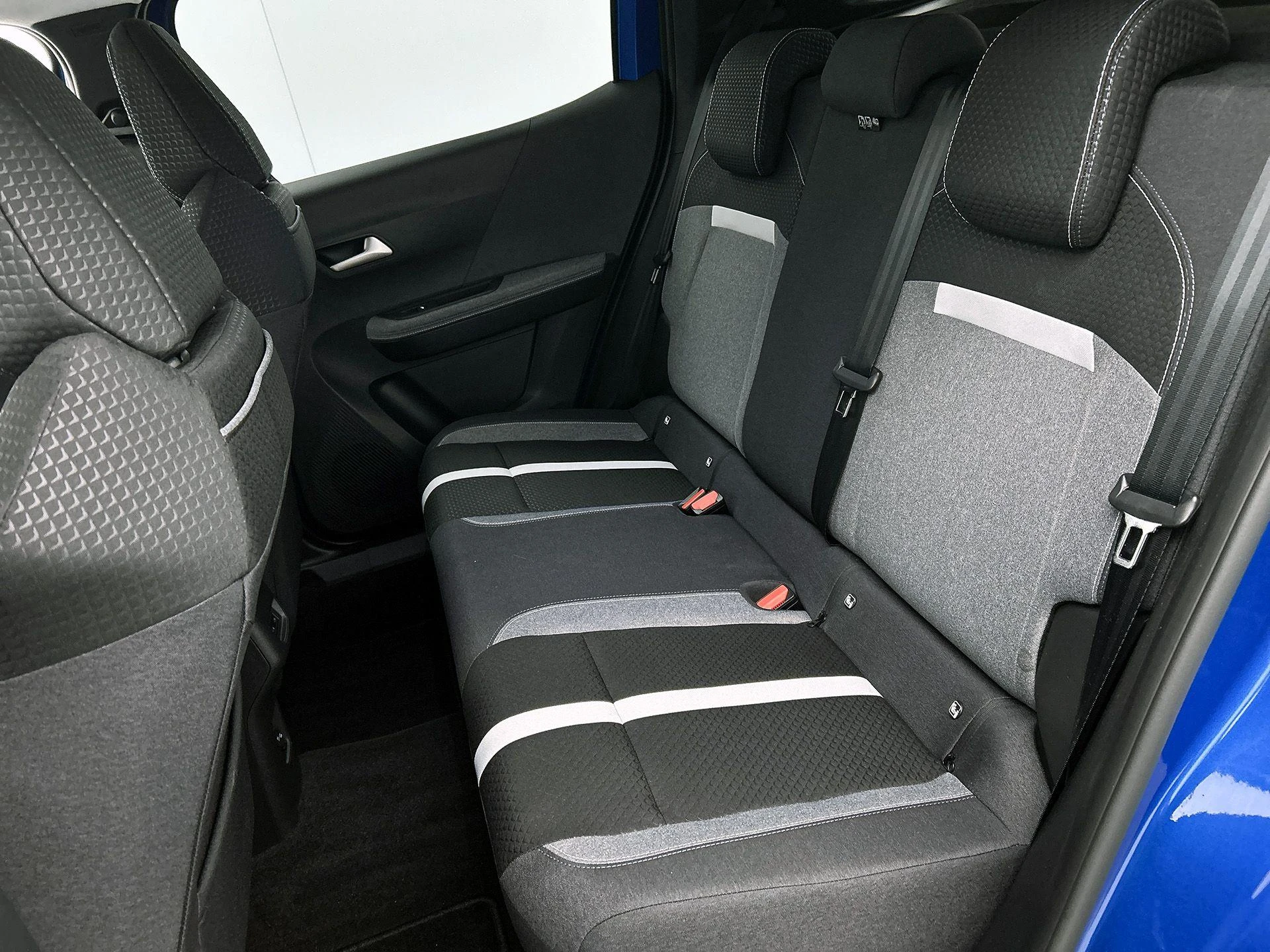 Opel-Frontera-image-26