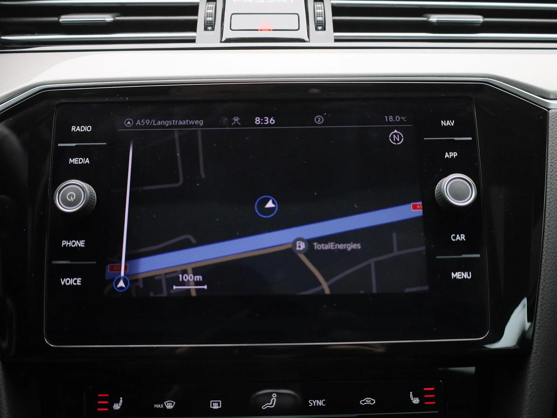 Volkswagen-Passat-image-16